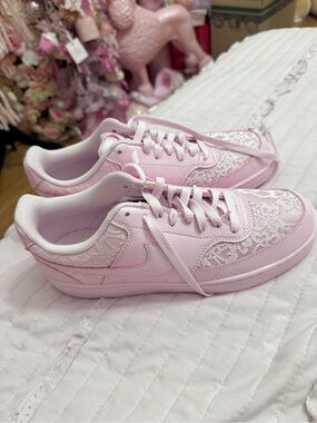 Nike Dunk Low Court Vision Regal Pink Lace size 9
